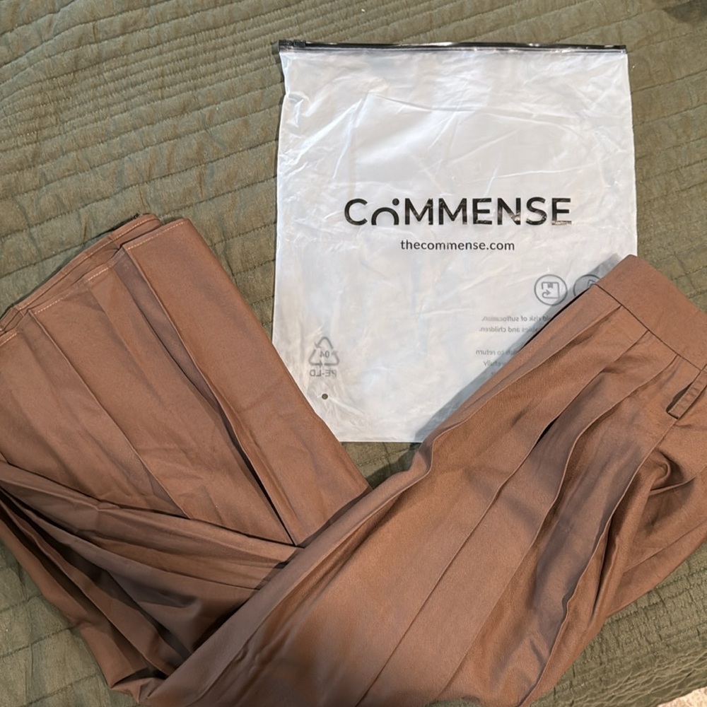 Women’s Pleated Split Maxi Skirt. - Picture 6 of 7